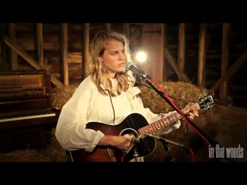'Let Me In' - Marika Hackman // In The Woods Barn Sessions 2014
