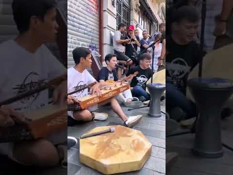 Biz de burada bir konser düzenledik