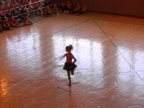 Mažoretky Elité Babies- Deniska Outratová sólo 2011