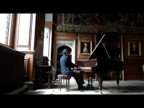 Melvyn Tan Impromptu Performance in Boughton House