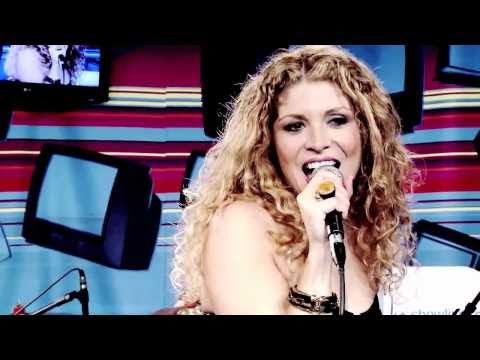 Adryana Ribeiro em "Saudade vem" no Estúdio Showlivre 2011