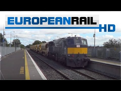 Iarnród Éireann Irish Rail 071 loco 077 + HOBS High Output Ballast train passes Monasterevin Station