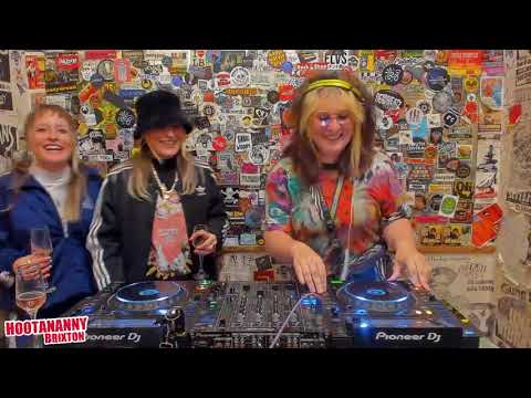 Hoots TV: Mandidextrous (Ft My Bad Sister)