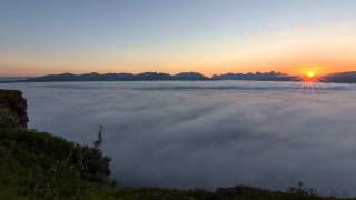 preview picture of video 'Sunset over a Sea of Fog'