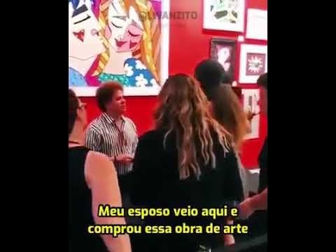 Mulher quebra peça de Romero Britto depois do artista ter maltratado funcionários do seu restaurante