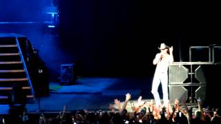 Tim McGraw singing Unbroken in Tampa