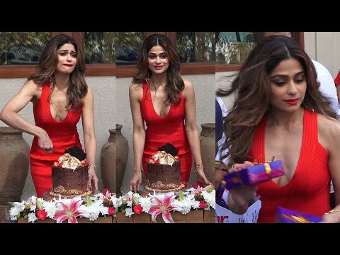 Shamita Shetty Cake Cutting With Media | Dual Celebration At Bastian