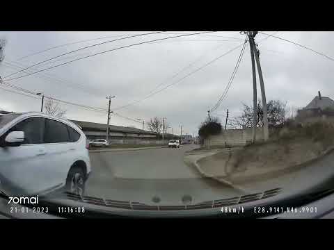 Depăşire periculoasă în curbă