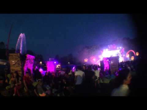 Dyna fountain at groove garden 2014