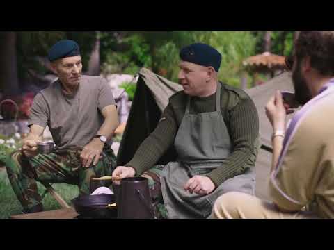 Sir Patrick Stewart es Walter Blunt, un periodista británico, veterano de La Guerra de Malvinas