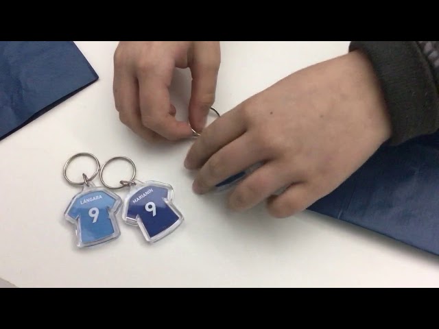 Vídeo relacionado con DD UNLIMITED Llaveros de Fútbol, Llavero de Cristal, Deportivos, para Mochilas, Regalos de Cumpleaños para Hombres, Mujeres y Niños, Clubes de la Liga (REAL OVIEDO)