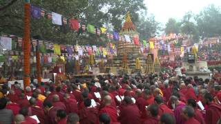 His Holiness Karmapa joins His Holiness Dalai Lama, Sakya Trizin for prayers at Mahabodhi Temple