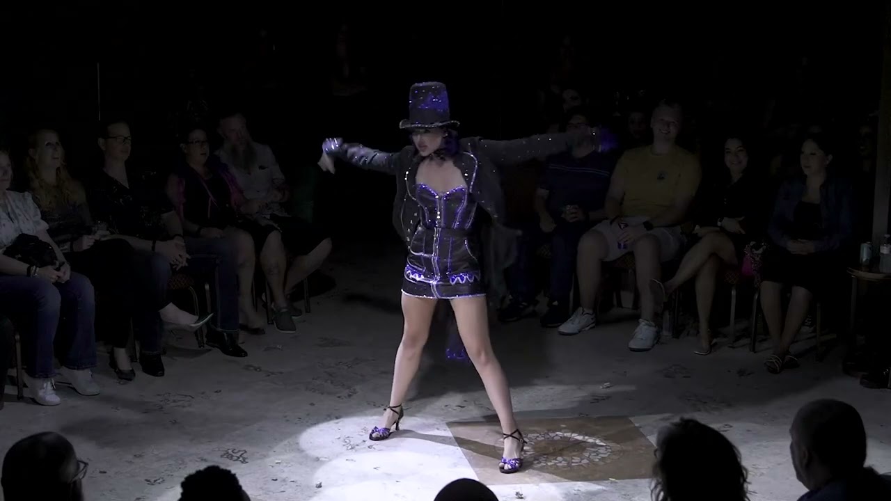Promotional video thumbnail 1 for Entrancing dance