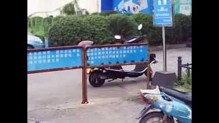 preview picture of video 'Wenzhou, China  POV camera on E-motorbike part 4'