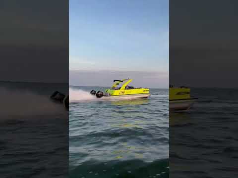 Crazy Fast Avalon Pontoon, 2785 Excalibur Carbon, twin Mercury Racing 500R's!!!