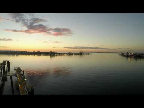 Braakman haven Terneuzen in avondzon.