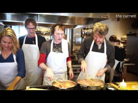 Tommy Stinson and The Current cook Shepherd's Pie