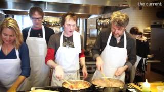 Tommy Stinson and The Current cook Shepherd&#39;s Pie