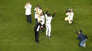 Bernie Williams' Final Ovation at Yankee Stadium