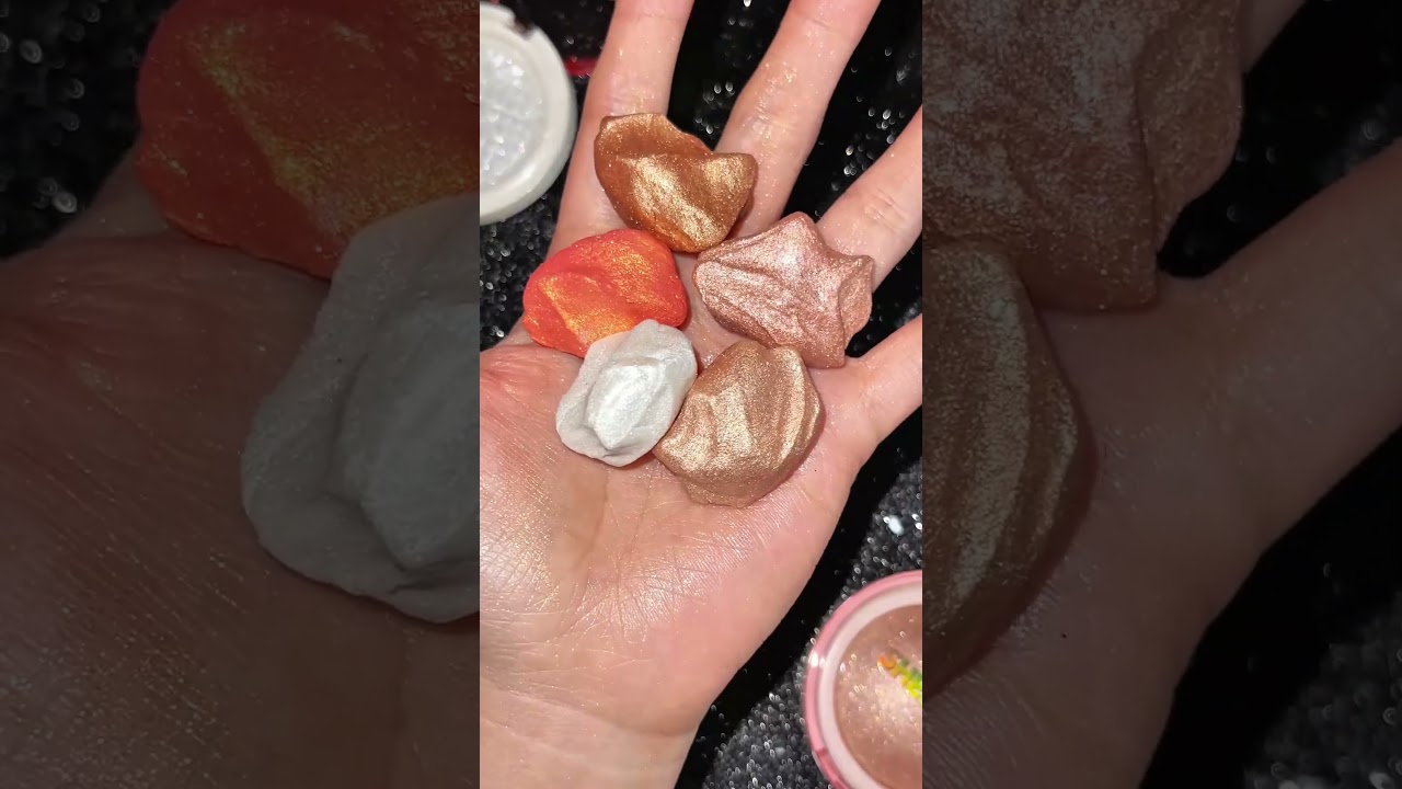 Blend five shades and you get a totally unique, blinding highlighter—one of a kind! ✨🔥 ID: 122516207