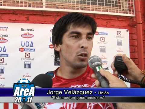 Jorge Velázquez hizo tres goles que no alcanzaron