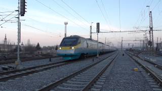 EJ 680.005 (první do Košic) jako vlak SC 501 SC Pendolino v dopravní zácpě EJ 680.005 (první do Košic) jako vlak SC 501 SC Pendolino v dopravní zácpě