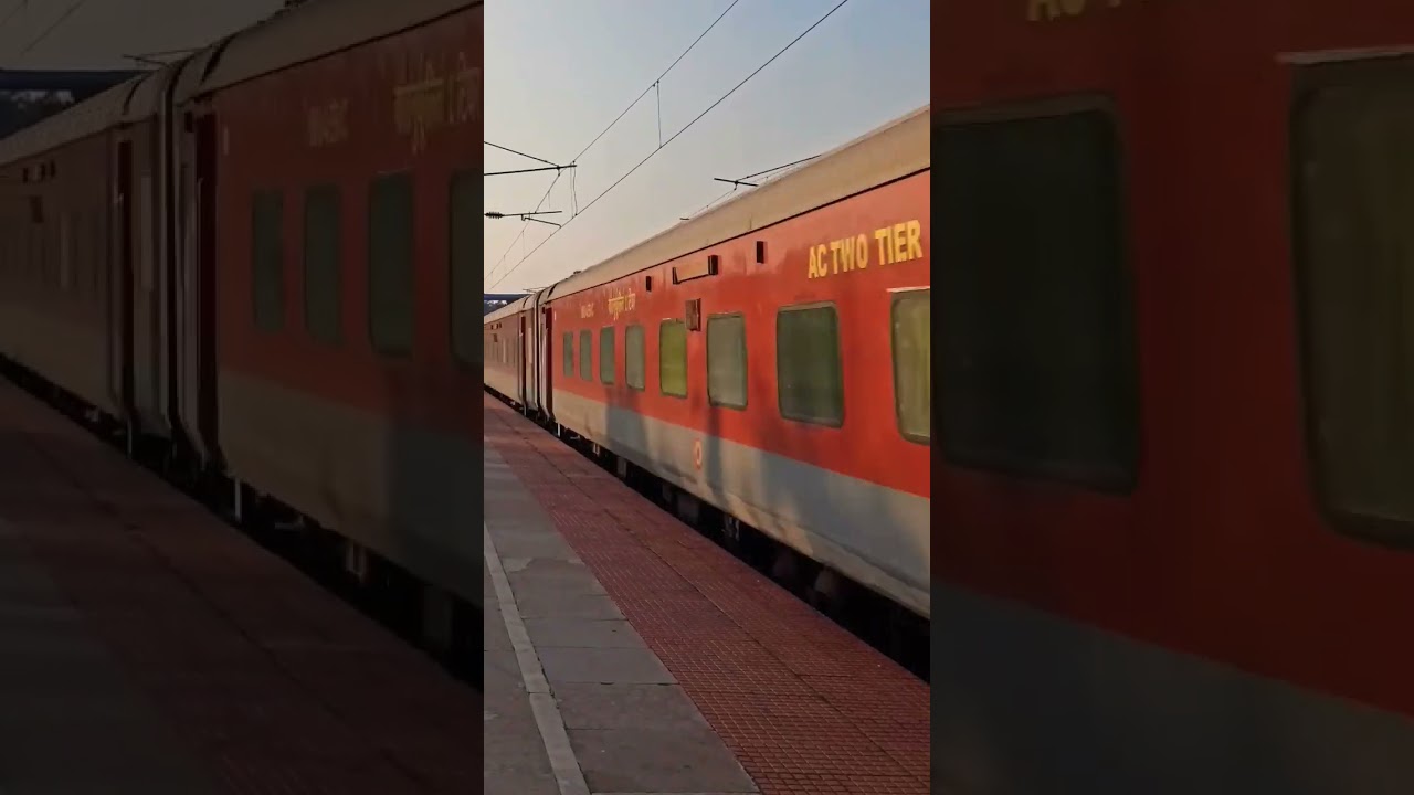 🔥🔥12322 CSMT Mumbai Howrah Mail @130kmph | Offlink Tatanagar WAP7 30687🔥🔥#trainloverrd #mumbaimail