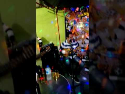 Marcelinho do grupo sem compromisso ao vivo no QUINTAL do Perereka