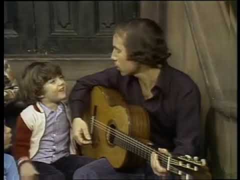 Classic Sesame Street - Paul Simon And The Kids Singing The Beatles 1976