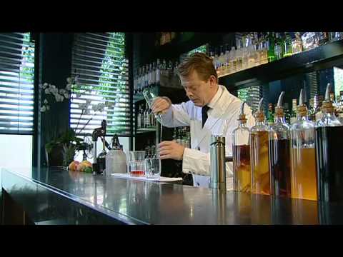 The Art of Making Cocktails - Aperol Sour