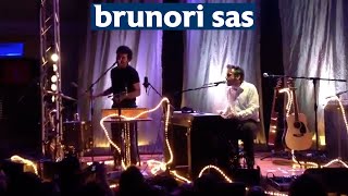 preview picture of video 'Brunori sas - Rosa (live @ marcianise CE 30-3-2012)'