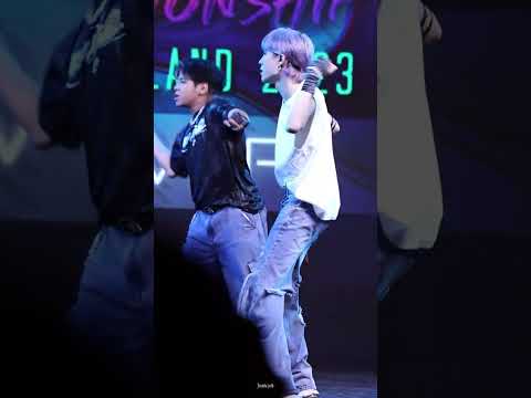 FANCAM] Baggy Jeans - NCT U ||  K- boy cover [Tatam Focus]
