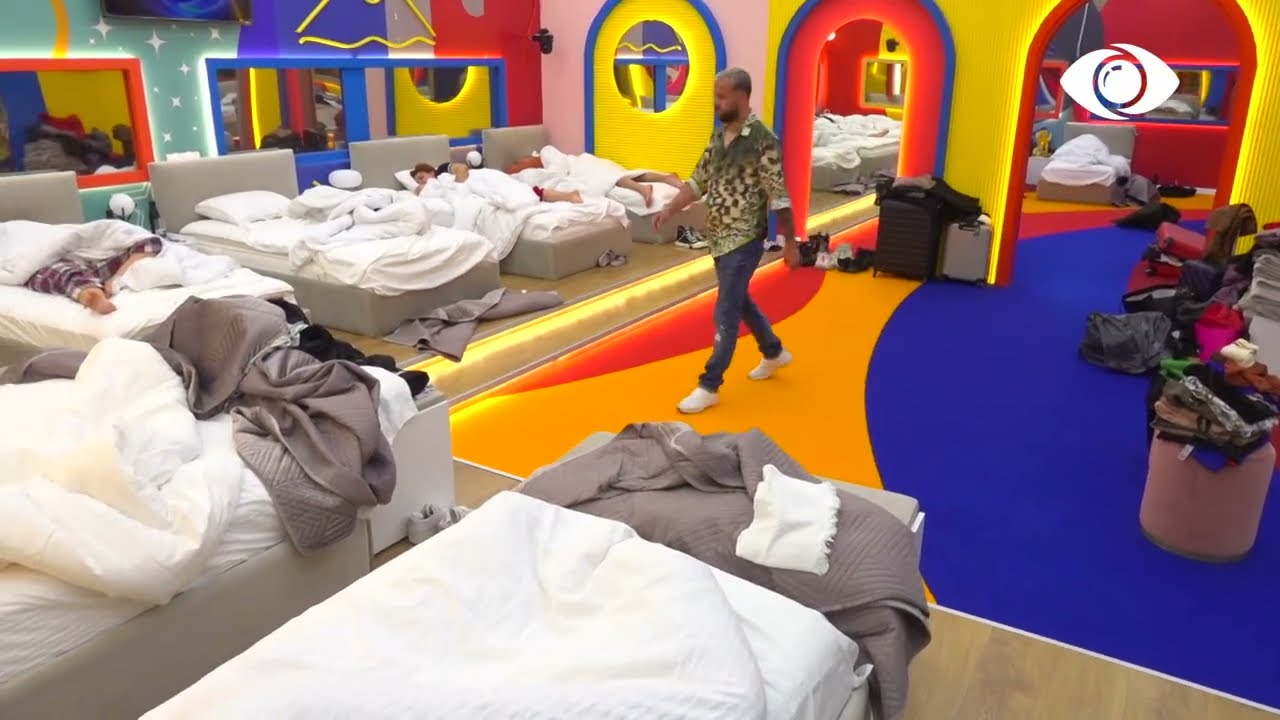 Luizi nis ditën, i dhuron puthjen e mëngjesit Kiarës