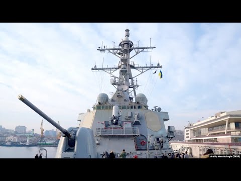 Зачем США направляет военные корабли в Черное море?