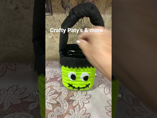 Vídeo relacionado con JOYIN 5 Cuencos de Plástico Cesta con Diseño de Telaraña de Halloween para Truco o Trato, Cuencos para Dulces, Camiones o Golosinas
