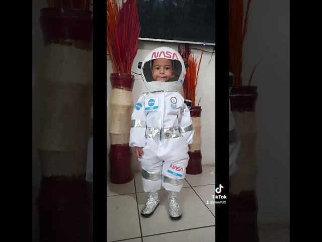 Vídeo relacionado con Funidelia | Disfraz de astronauta para hombre y mujer Hombre del Espacio, Profesiones - Disfraz para adultos y divertidos accesorios para Fiestas, Carnaval y Halloween - Talla XL - Blanco