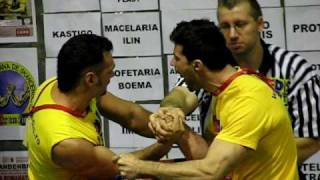 preview picture of video 'Daniel Andronache Vs. Vasile Manole - Cupa Romanatiului ed. a II-a, Caracal, 27.03.2010'