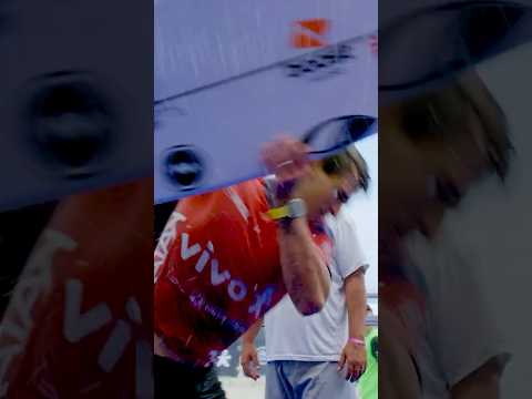 🫣 Robinson destroys surfboard after interference call #worldsurfleague