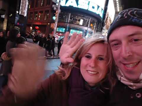 Time Square, Manhattan. Evangelina Sfilio y Javier Santich en New York City