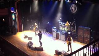 Stryper Live in Nashville-Heaven and Hell/Throwing out Bibles