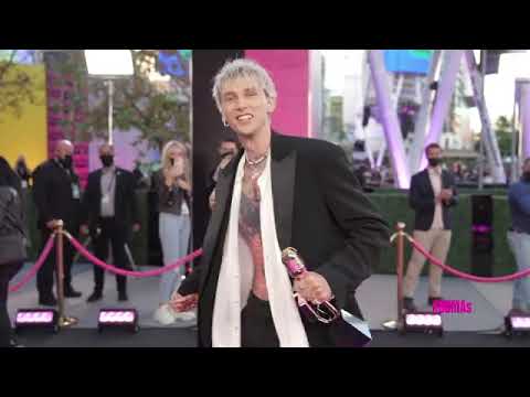 Machine Gun Kelly Winning Top Rock Artist At Billboard Music Awards