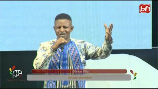 Dicko Fils en mode reggae, prône la cohésion sociale à la grande finale de Pépites d'Entreprises