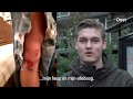 Jay werd zonder reden van zijn fiets geschopt en mishandeld | RTV Oost