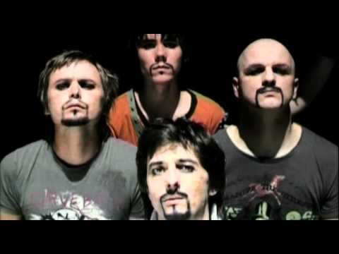 DZELZS VILKS - UIJĀ UIJĀ NIKNI VILKI