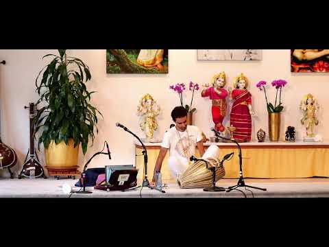 Mantra-Yogastunde mit Devadas - Yoga Vidya Mittelstufe - live 9:15 Uhr 19.07.21