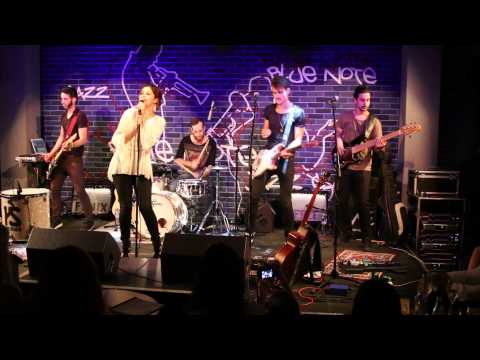 Celeste Buckingham & King Shaolin - Unpredictable LIVE /Full HD/