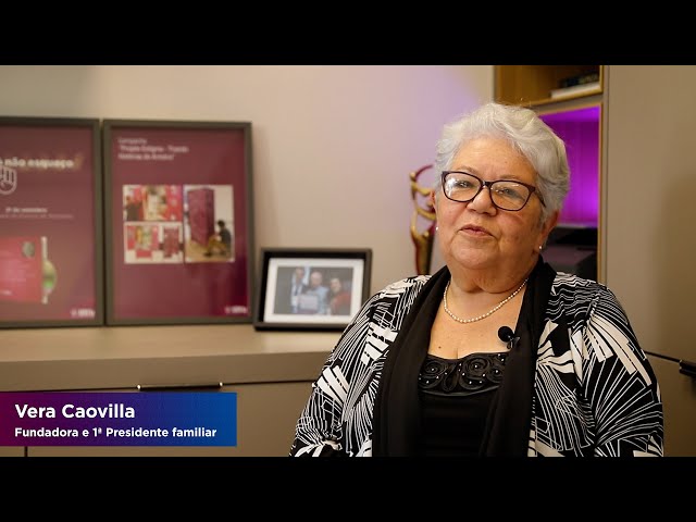 Entrevista com Vera Caovilla, fundadora e ex-presidente da ABRAz Nacional, para a comemoração dos 30 anos da ABRAz. Vera fala sobre a importância de aproximar cuidador e familiar e conta sobre a relação com seu pai, que teve Alzheimer'