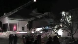 preview picture of video 'Memphis Baptist Church Collapse 16 Feb 2011'