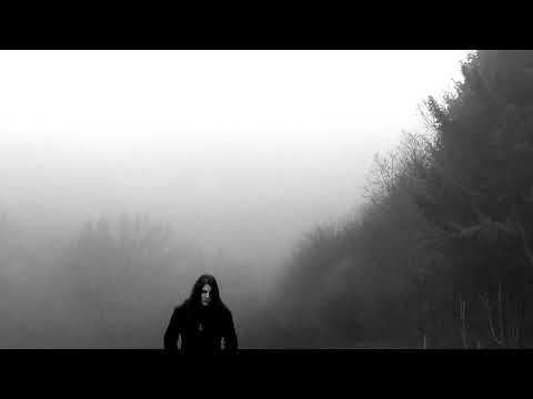 Dame Silú de Mordomoire : Alone Among the Misty Hills - video clip
