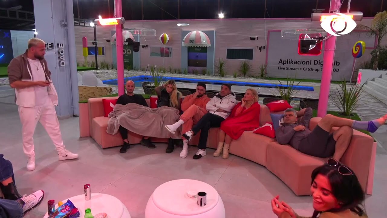 Luizi krijon një këngë për Armaldon